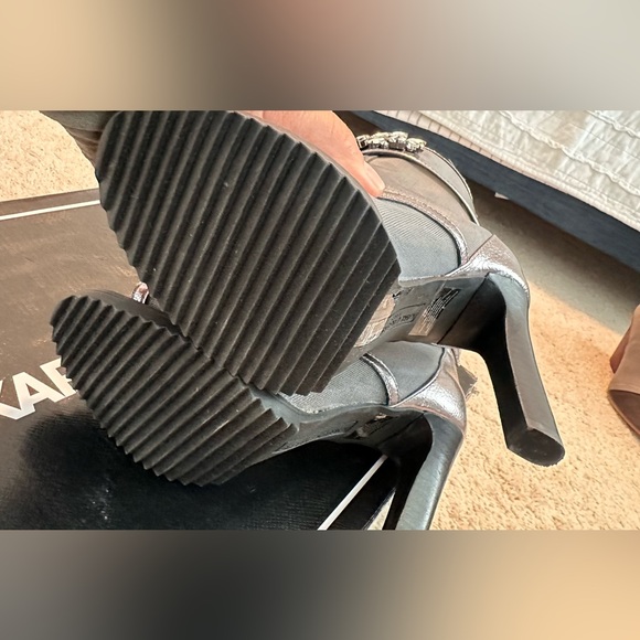 KARL LAGERFELD PARIS Blayze Silver Mesh Heel - Picture 5 of 7